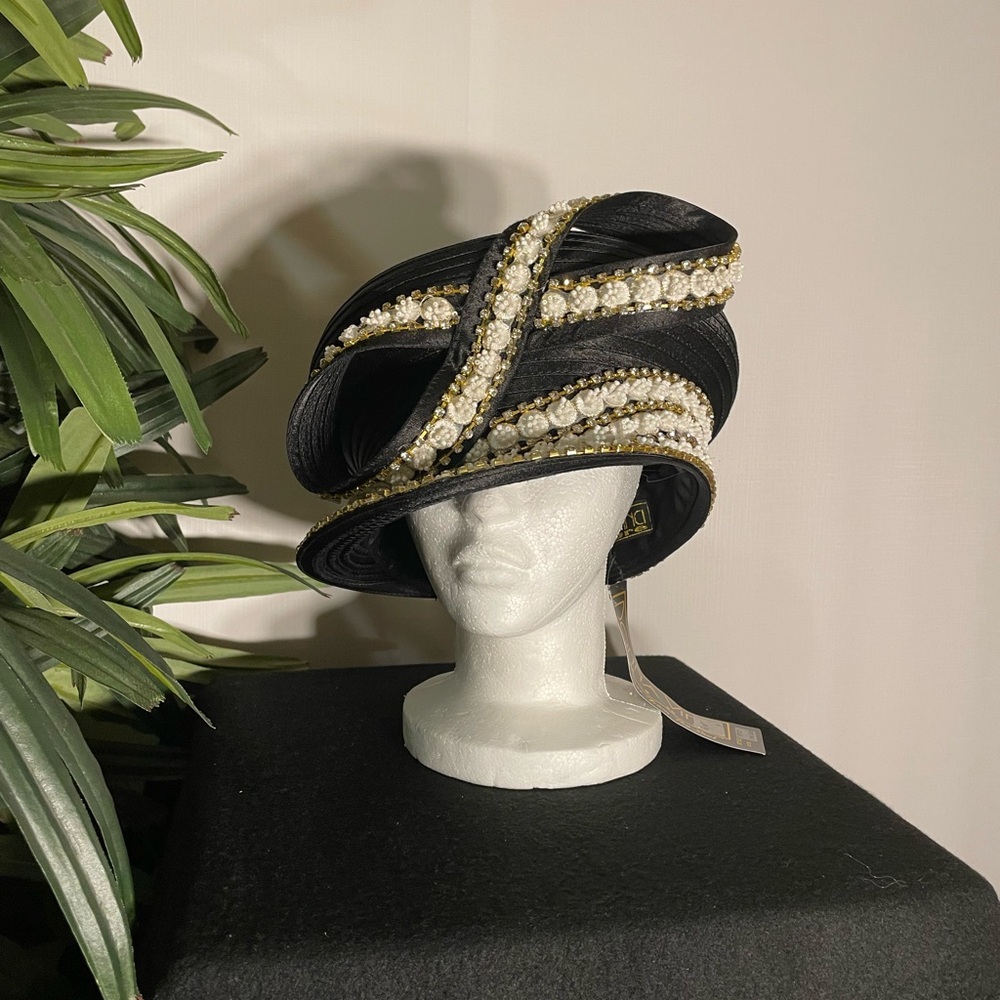 Donna Vinci Couture (H1121) Black Embellished Hat